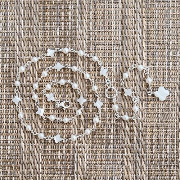 MINI MOTHER OF PEARL CLOVER NECKLACE